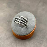Trendy Skeleton Hand Ring